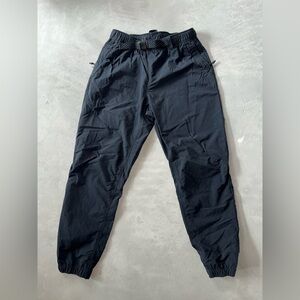 Mountain Hardwear Women’s Black Lightweight Jogger Pants